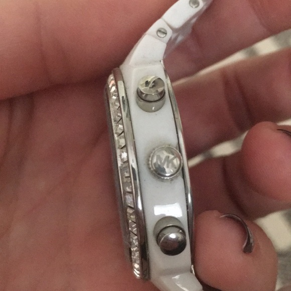 Authentic white Michael Kors watch - Picture 3 of 4